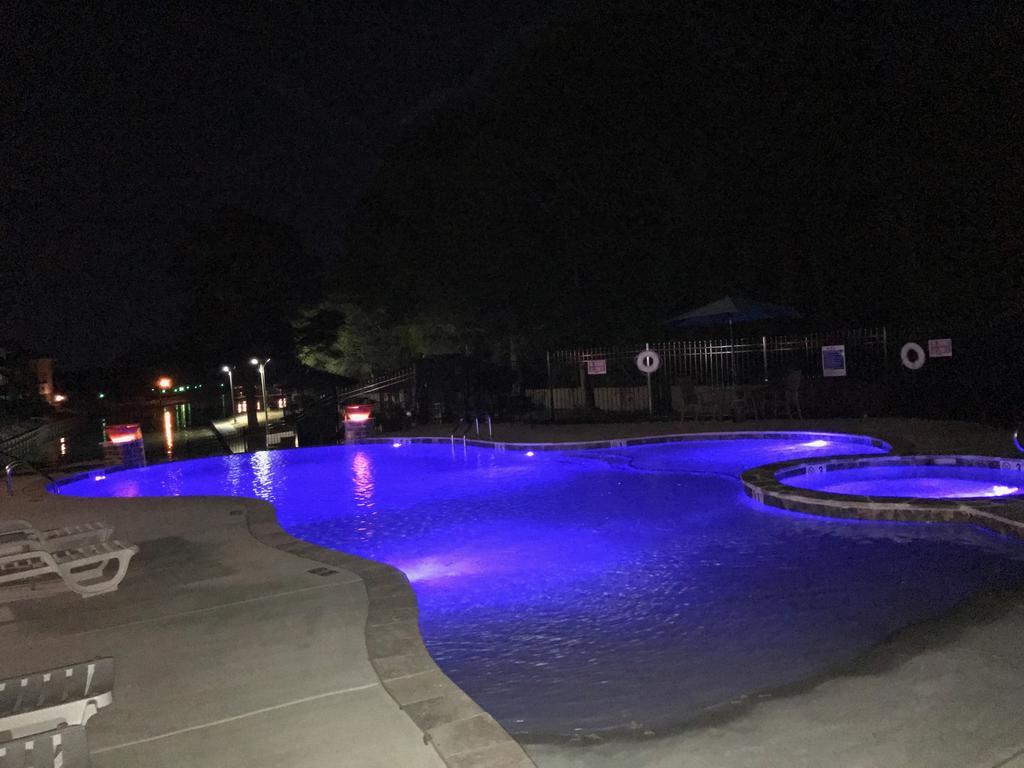 Emerald Isle Resort Hot Springs Exterior photo